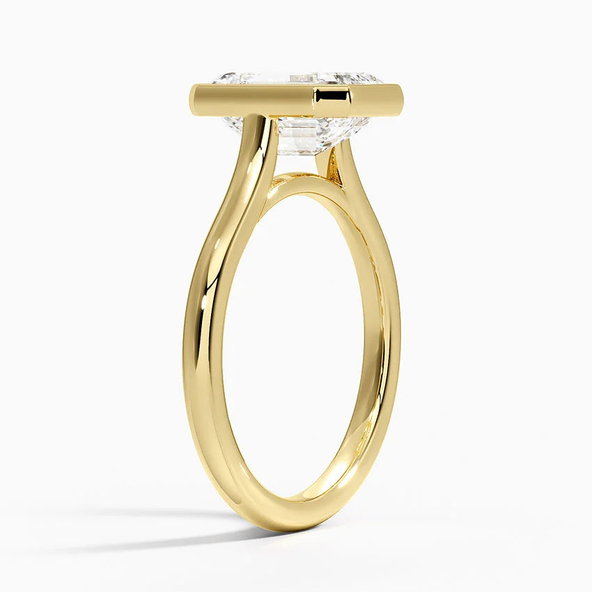Emerald cut Bezel Ring in 18K Yellow Gold
