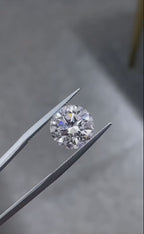 Round cut lab grown diamonds